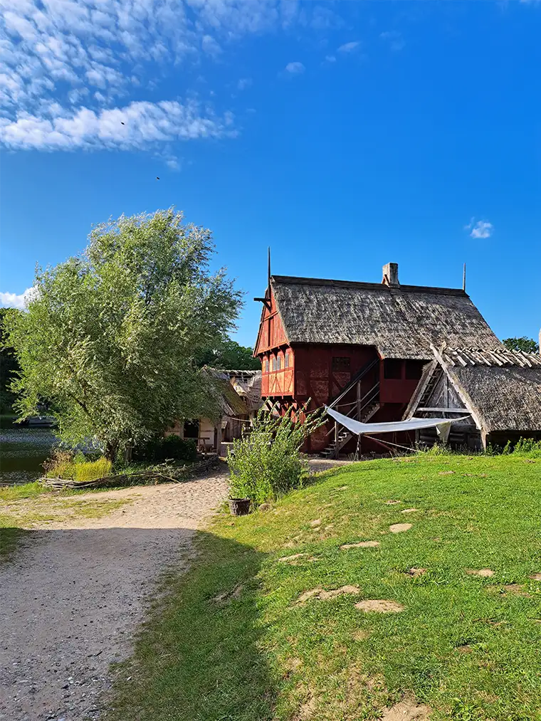 Reconstrucción de arquitectura medieval en Middelalder Centret